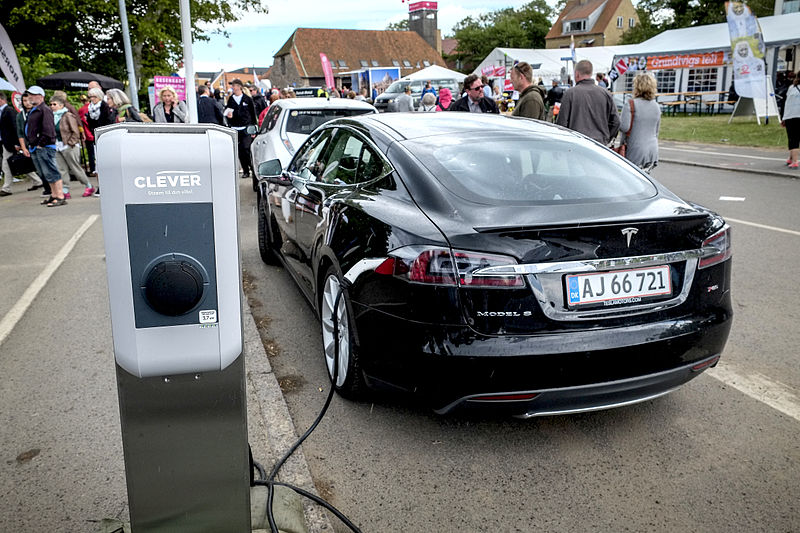 Количество электрических и гибридных автомобилей в Дании выросло в 2 раза